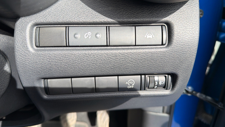 Nissan Juke 1.0 DiG-T 114 N-Connecta 5dr Petrol Hatchback